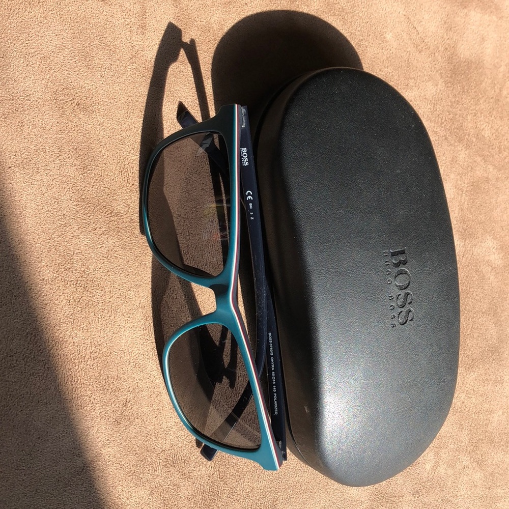 Hugo Boss polarizes sunglasses in unisex